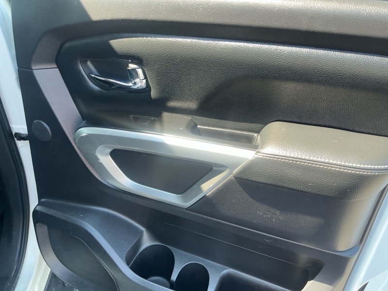 2017 Nissan Titan