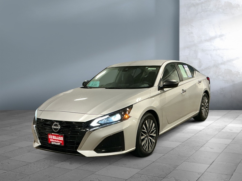 Used 2024 Nissan Altima 2.5 SV Car