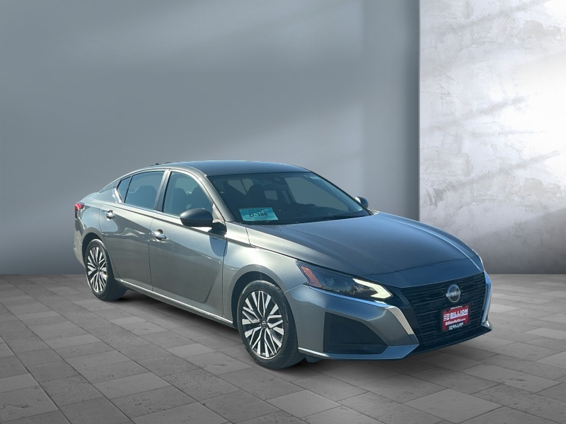 Used 2023 Nissan Altima 2.5 SV Car