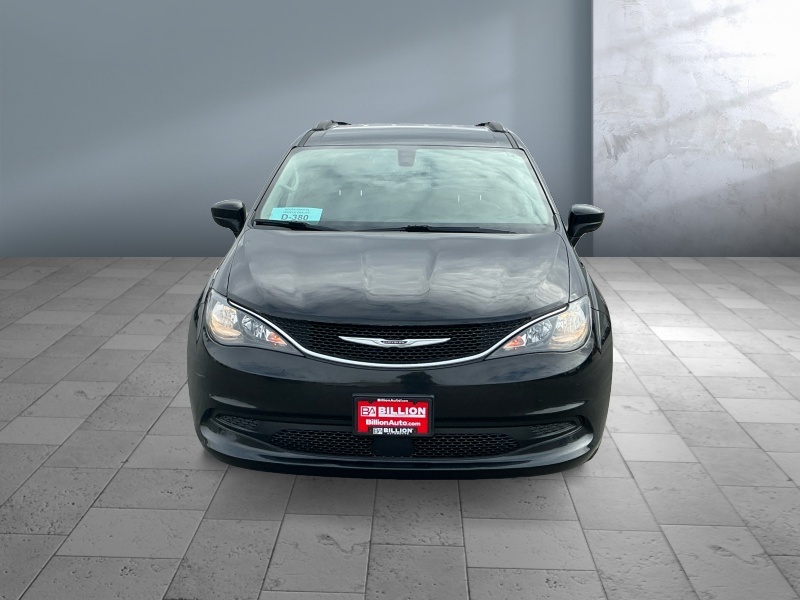 2021 Chrysler Voyager