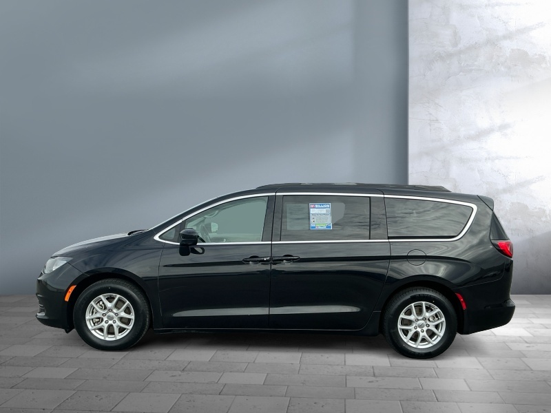 2021 Chrysler Voyager