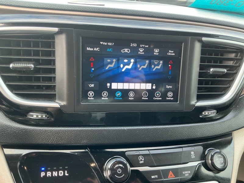 2021 Chrysler Voyager