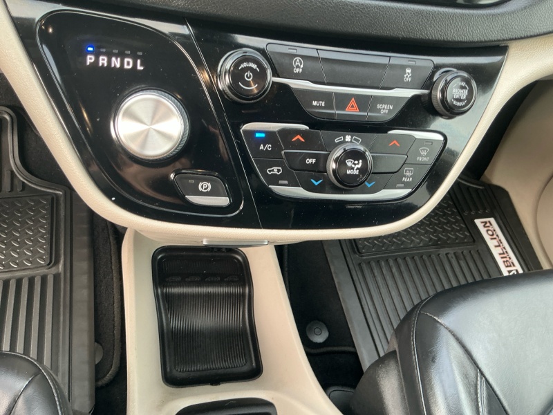 2021 Chrysler Voyager