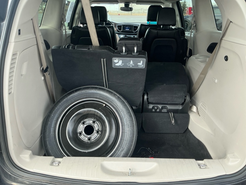 2021 Chrysler Voyager