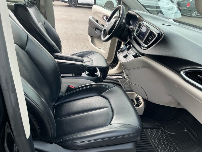 2021 Chrysler Voyager