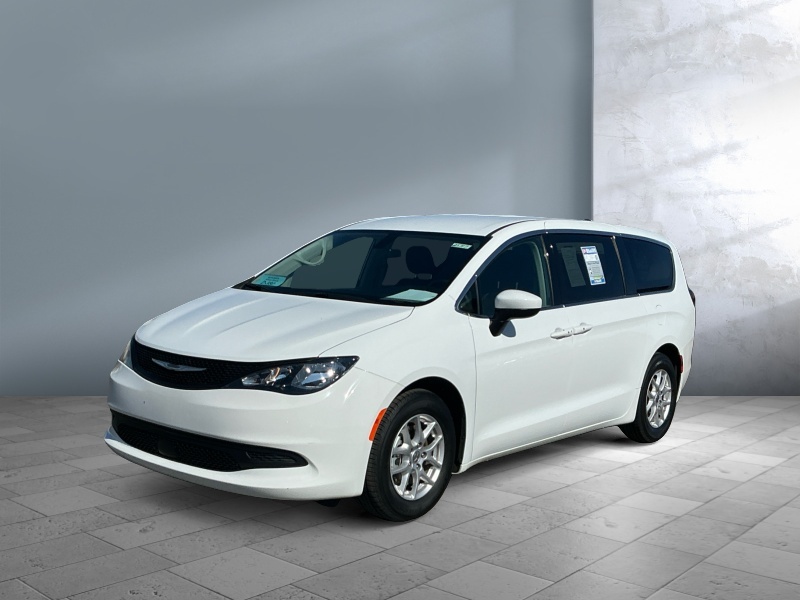 2022 Chrysler Voyager