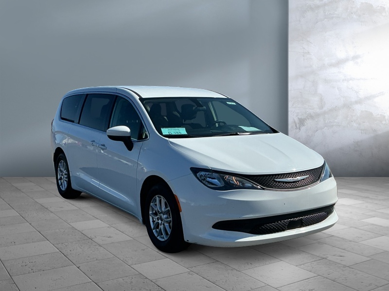 2022 Chrysler Voyager