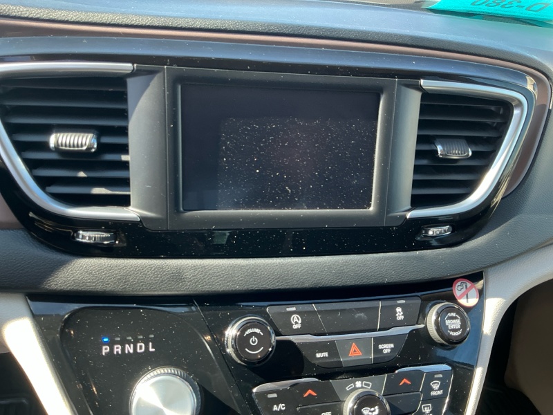 2022 Chrysler Voyager