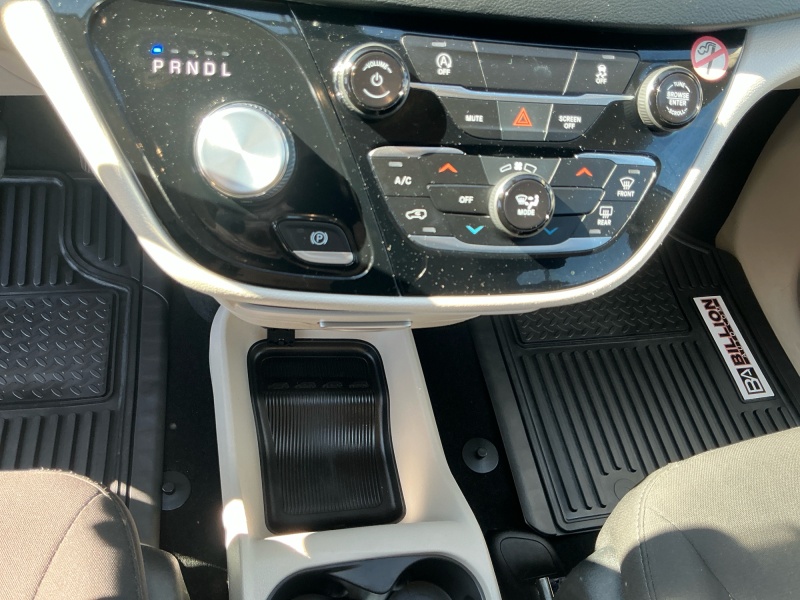 2022 Chrysler Voyager