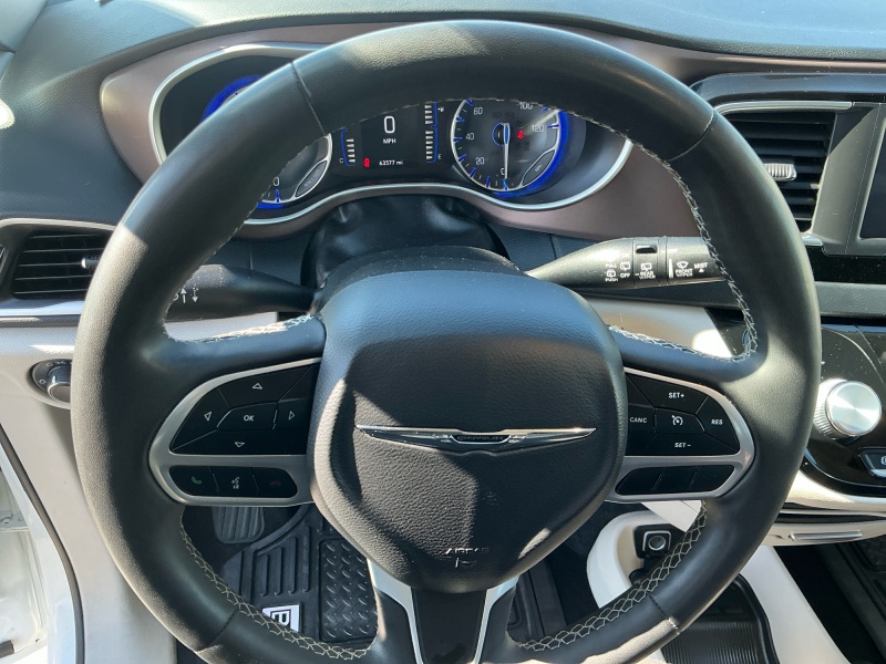 2022 Chrysler Voyager