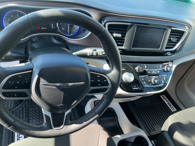 2022 Chrysler Voyager