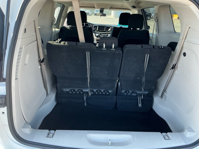 2022 Chrysler Voyager