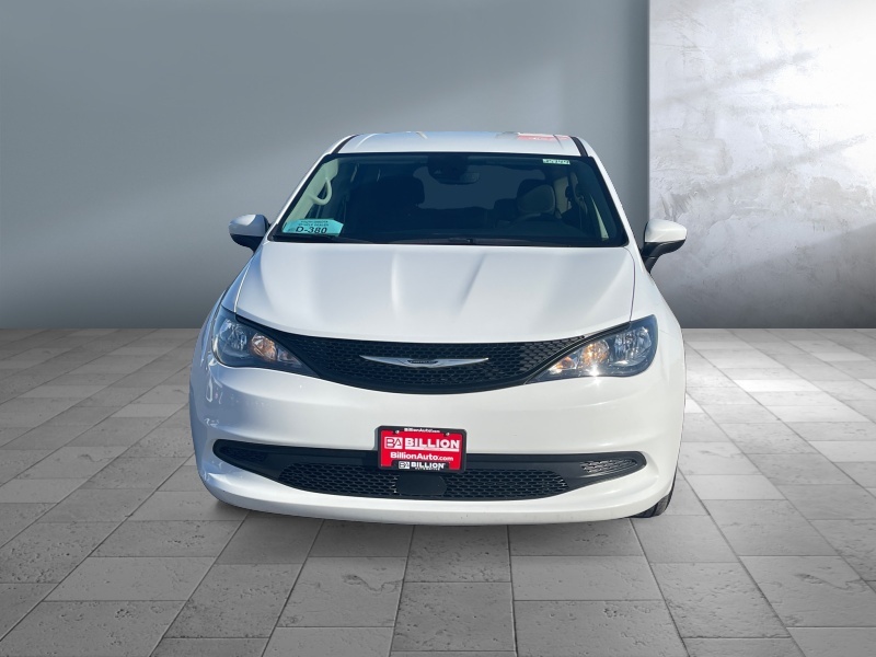2023 Chrysler Voyager