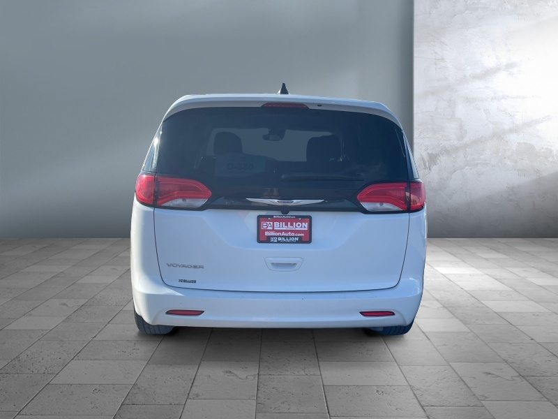 2023 Chrysler Voyager