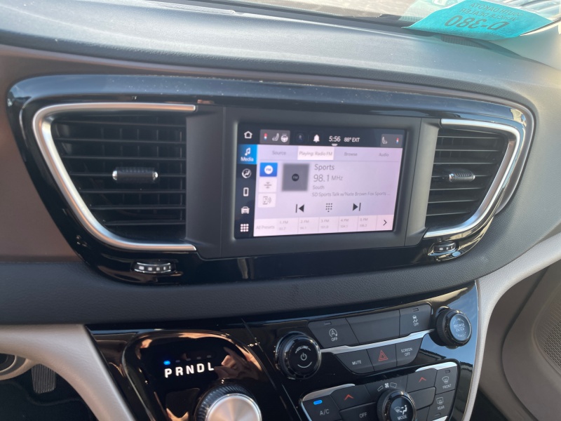 2023 Chrysler Voyager