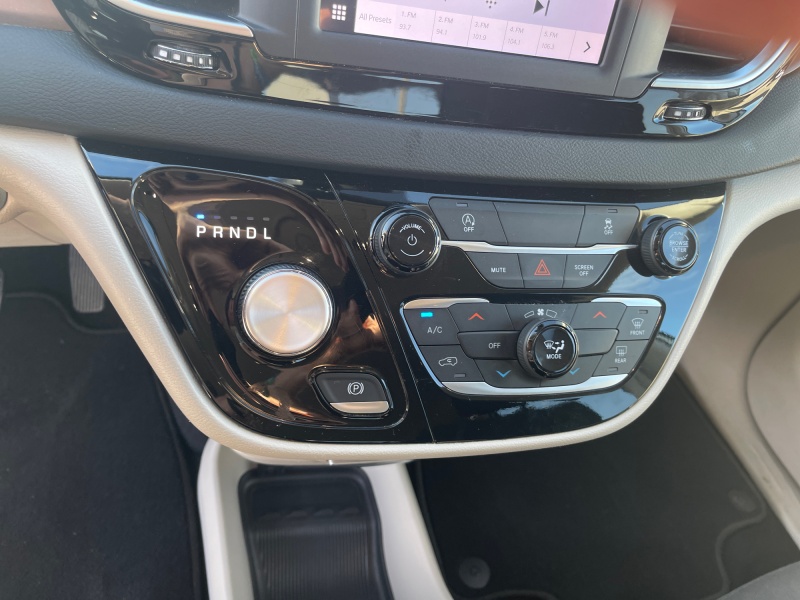 2023 Chrysler Voyager