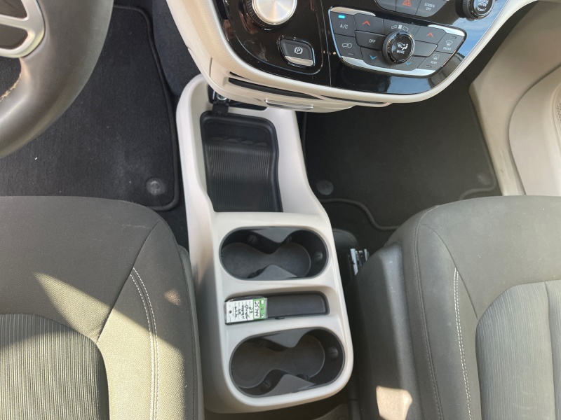 2023 Chrysler Voyager