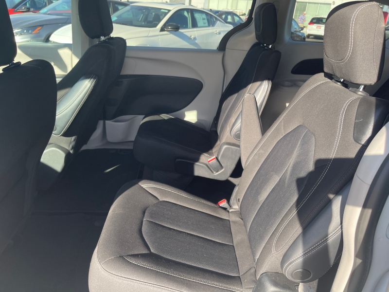 2023 Chrysler Voyager