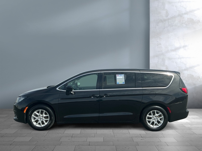 2023 Chrysler Voyager