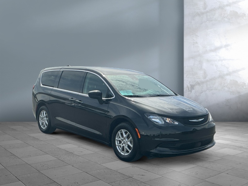 2023 Chrysler Voyager