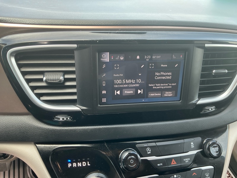 2023 Chrysler Voyager