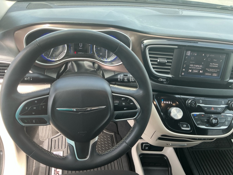 2023 Chrysler Voyager