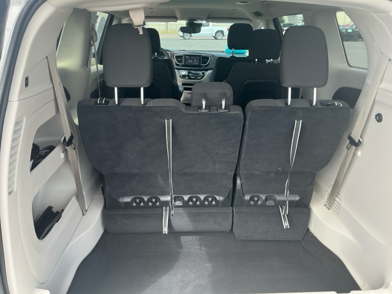 2023 Chrysler Voyager