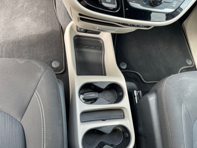 2023 Chrysler Voyager