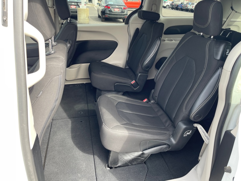 2023 Chrysler Voyager