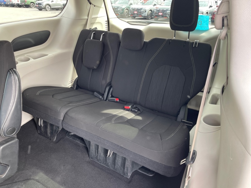 2023 Chrysler Voyager