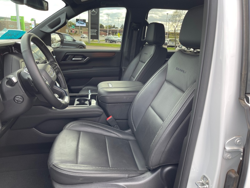 2025 GMC Yukon XL