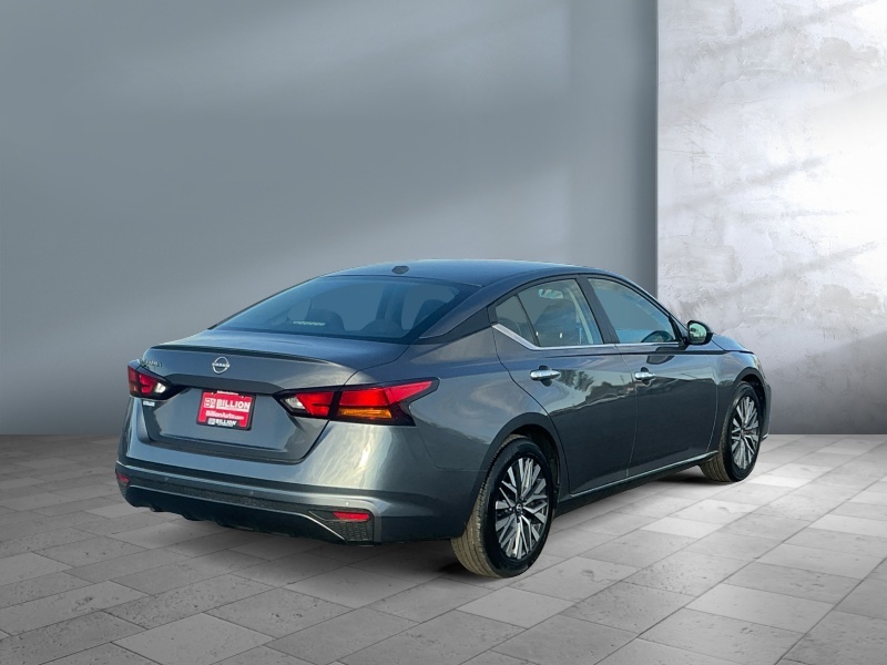 2025 Nissan Altima