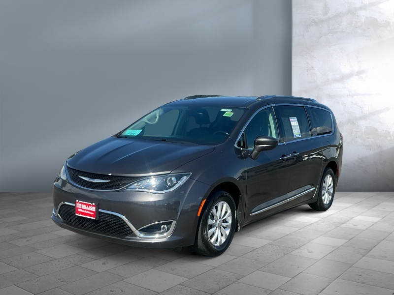 Used 2019 Chrysler Pacifica Touring L Vans