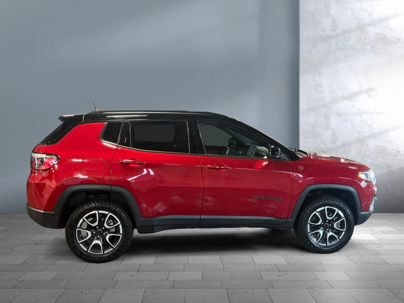 Used 2025 Jeep Compass Trailhawk Crossovers