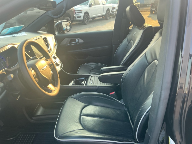 2025 Chrysler Pacifica