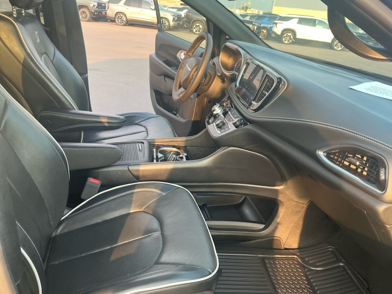 2025 Chrysler Pacifica