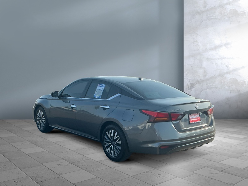 2025 Nissan Altima