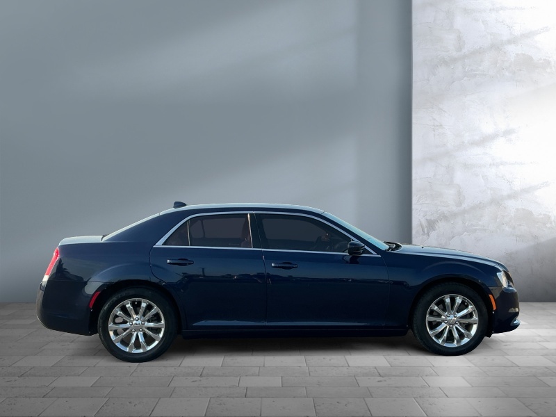 2017 Chrysler 300
