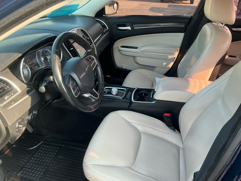 2017 Chrysler 300