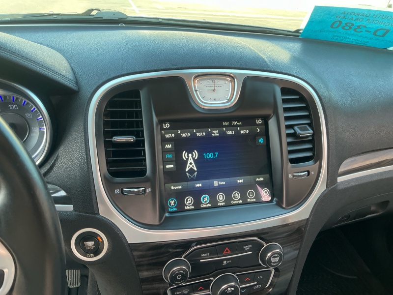 2017 Chrysler 300