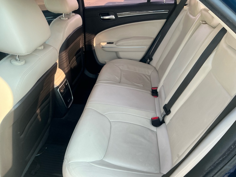 2017 Chrysler 300