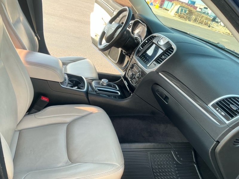 2017 Chrysler 300