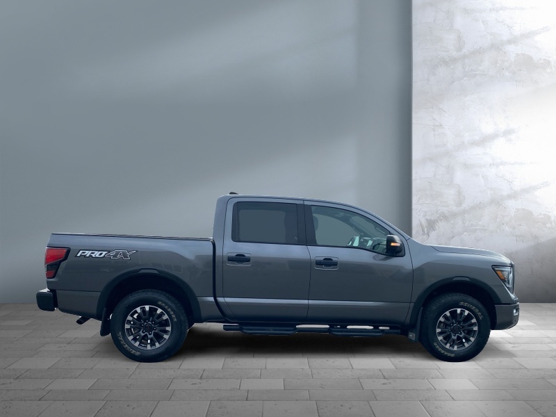 2022 Nissan Titan