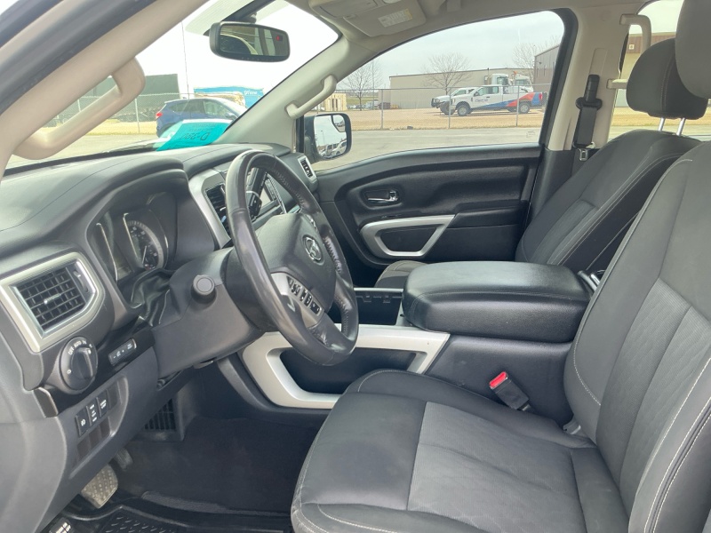 2017 Nissan Titan