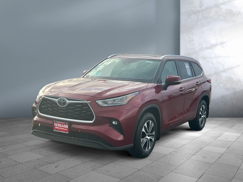 Used 2020 Toyota Highlander XLE SUVs