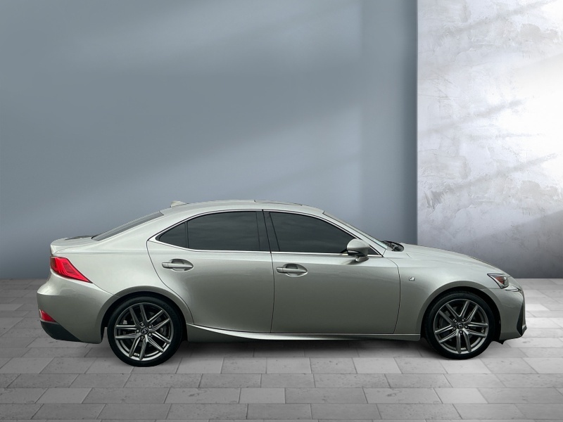2017 Lexus IS