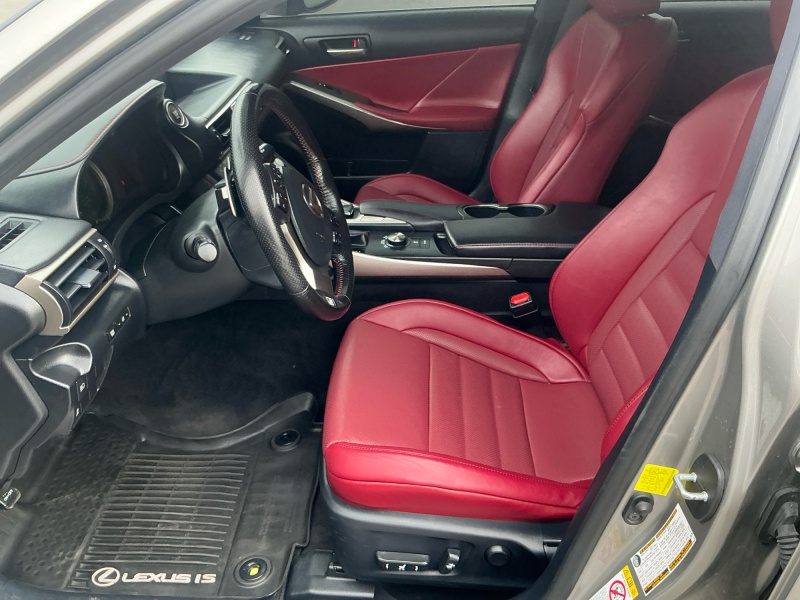 2017 Lexus IS