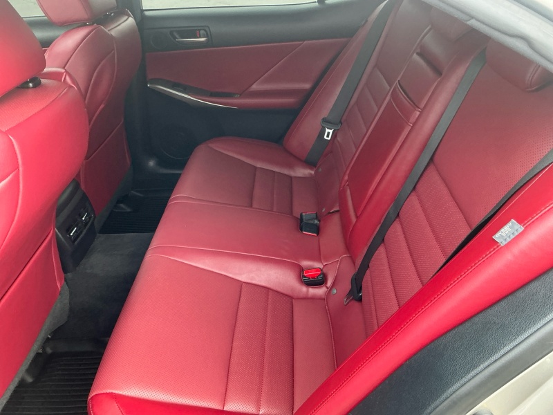 2017 Lexus IS
