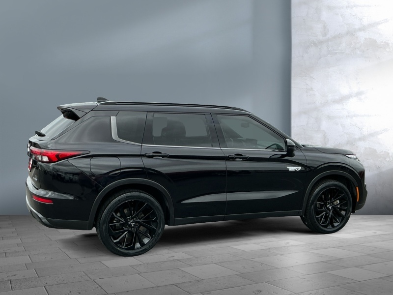 2025 Mitsubishi Outlander Plug-In Hybrid