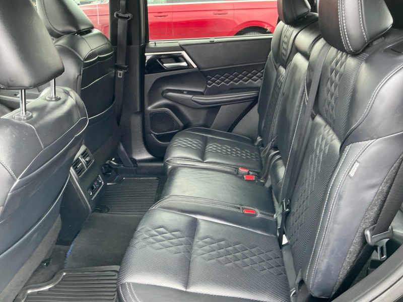 2025 Mitsubishi Outlander Plug-In Hybrid